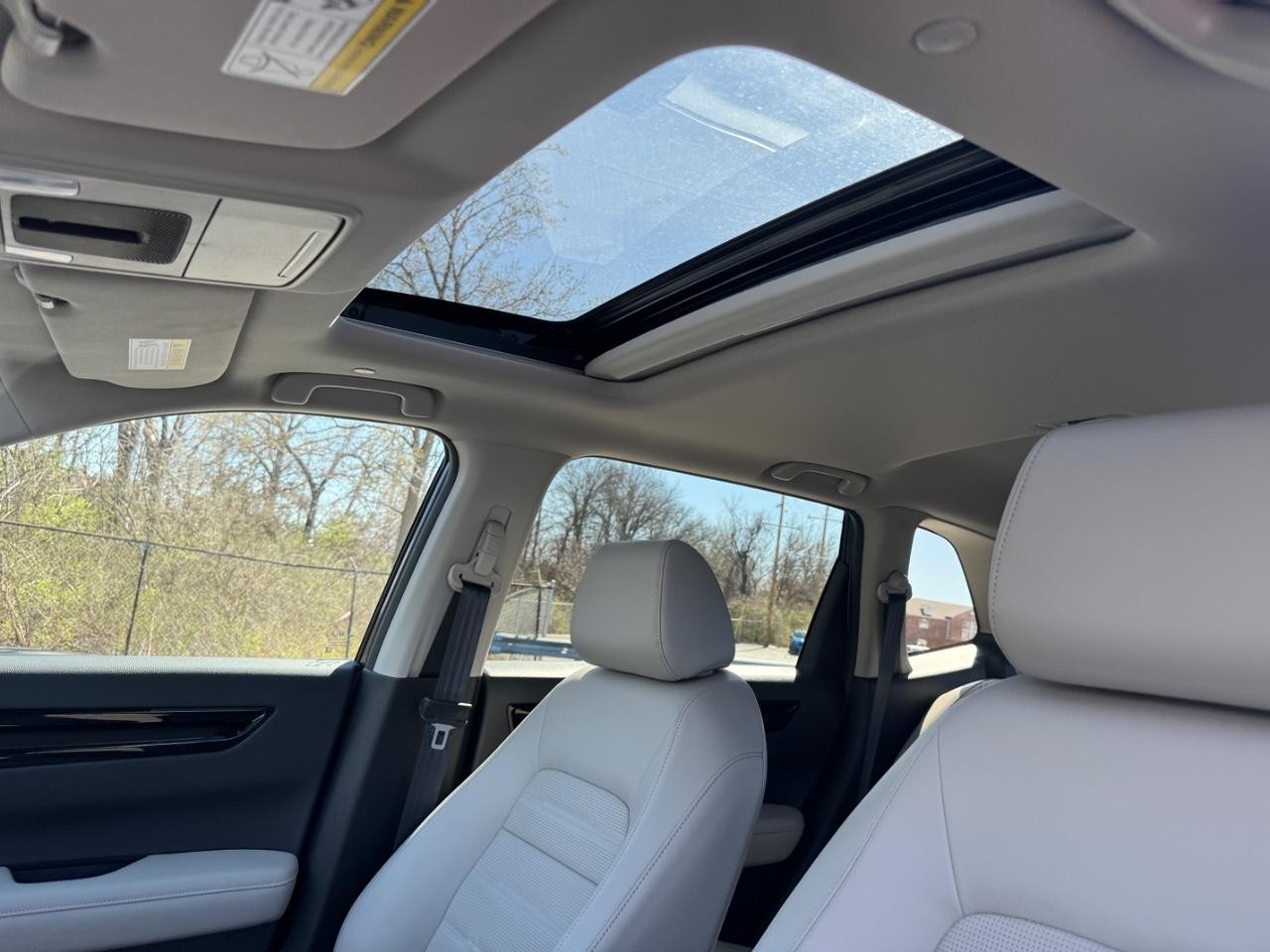 Honda CR-V Vehicle Full-screen Gallery Image 19