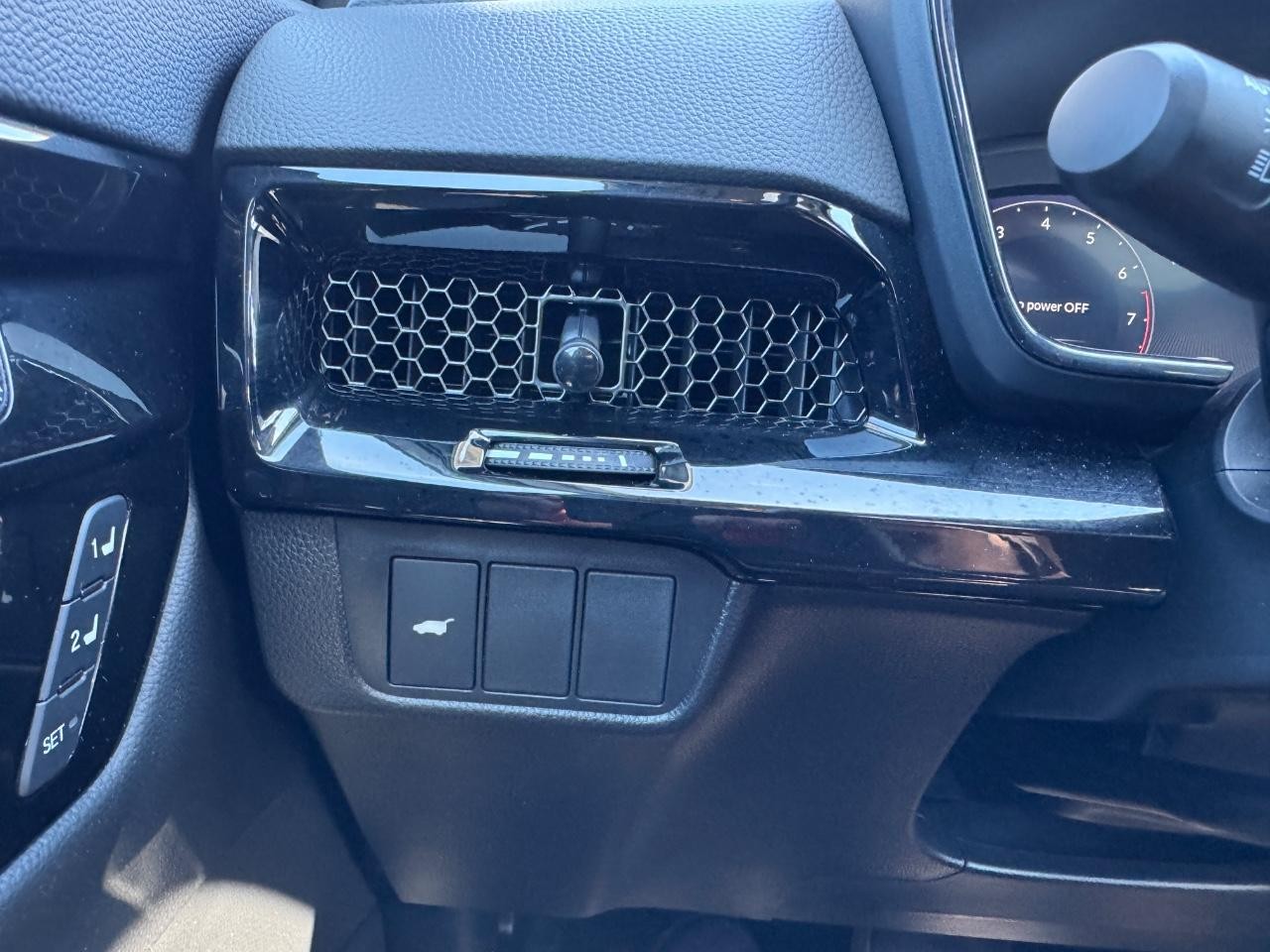 Honda CR-V Vehicle Full-screen Gallery Image 26