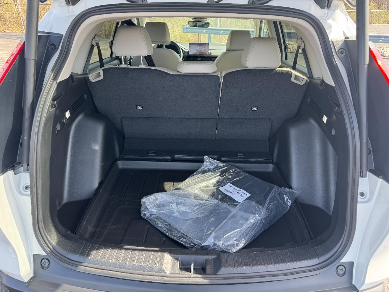 Honda CR-V Vehicle Full-screen Gallery Image 04