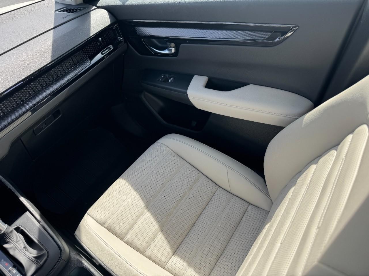 Honda CR-V Vehicle Full-screen Gallery Image 15