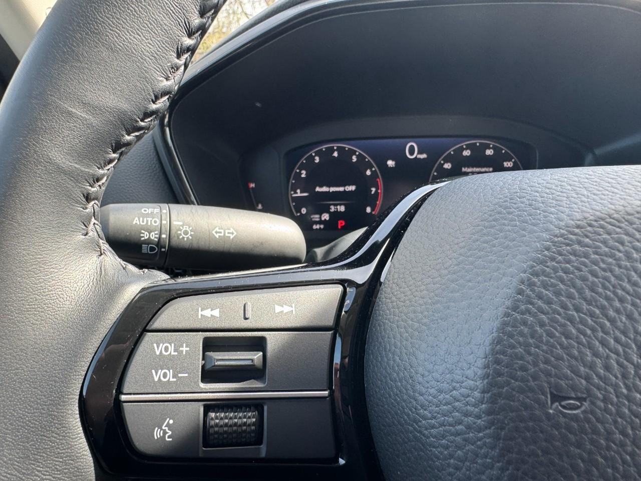 Honda CR-V Vehicle Full-screen Gallery Image 19