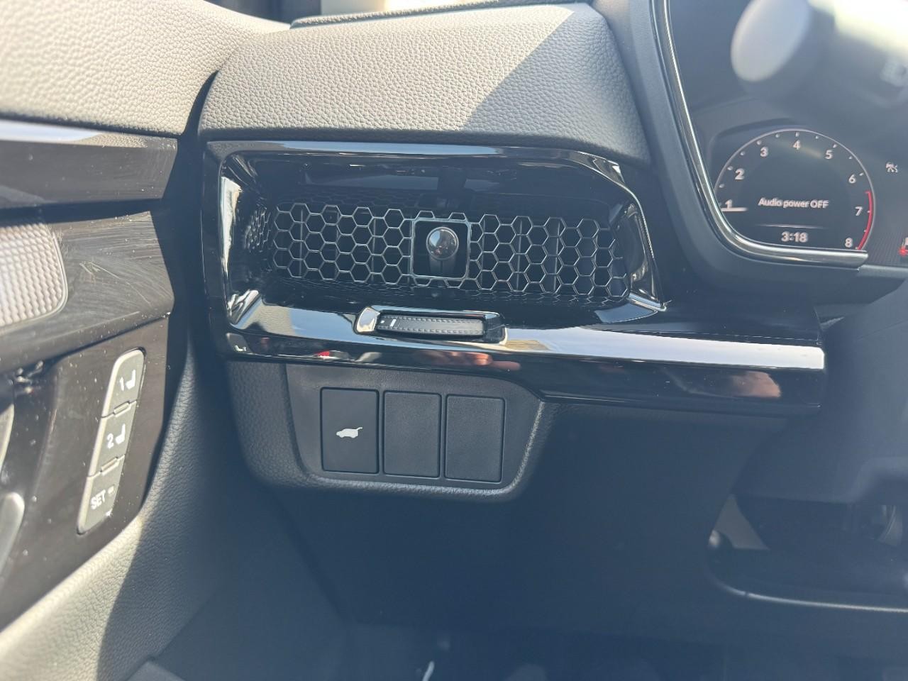 Honda CR-V Vehicle Full-screen Gallery Image 22