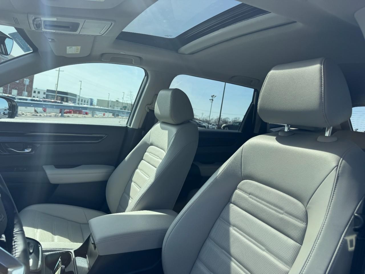 Honda CR-V Vehicle Full-screen Gallery Image 26