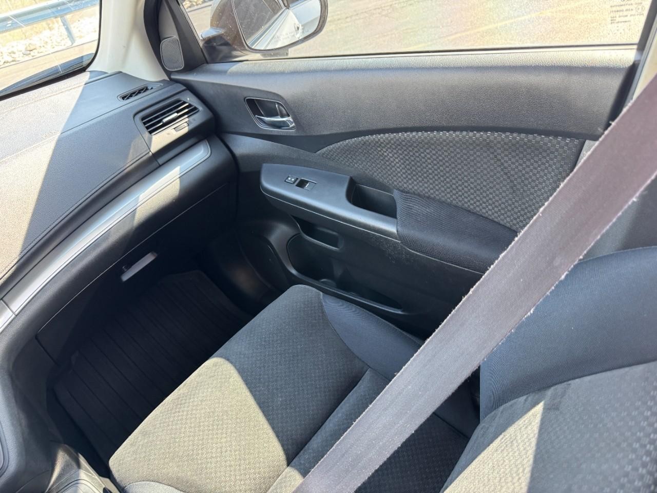 Honda CR-V Vehicle Full-screen Gallery Image 15