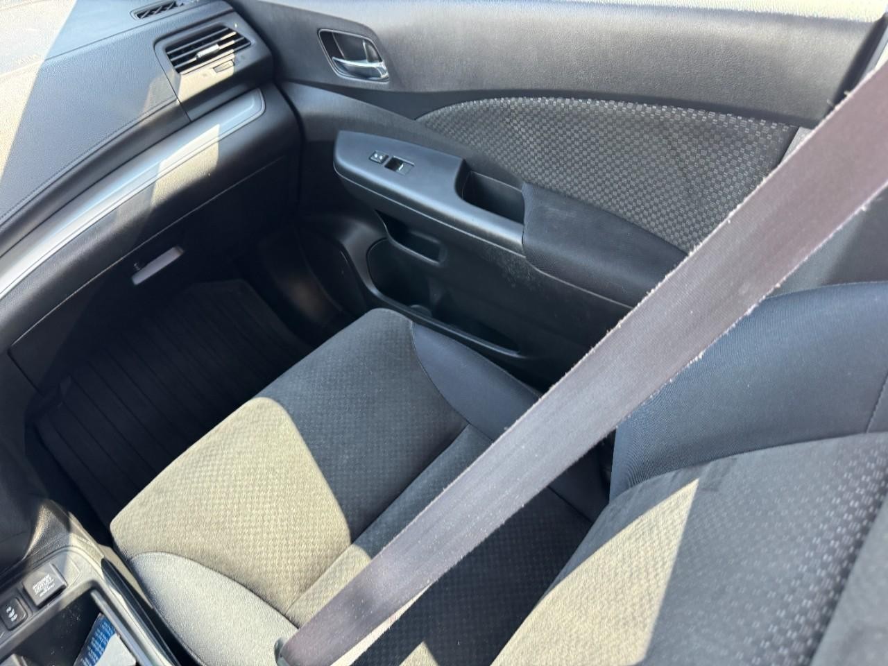 Honda CR-V Vehicle Full-screen Gallery Image 16