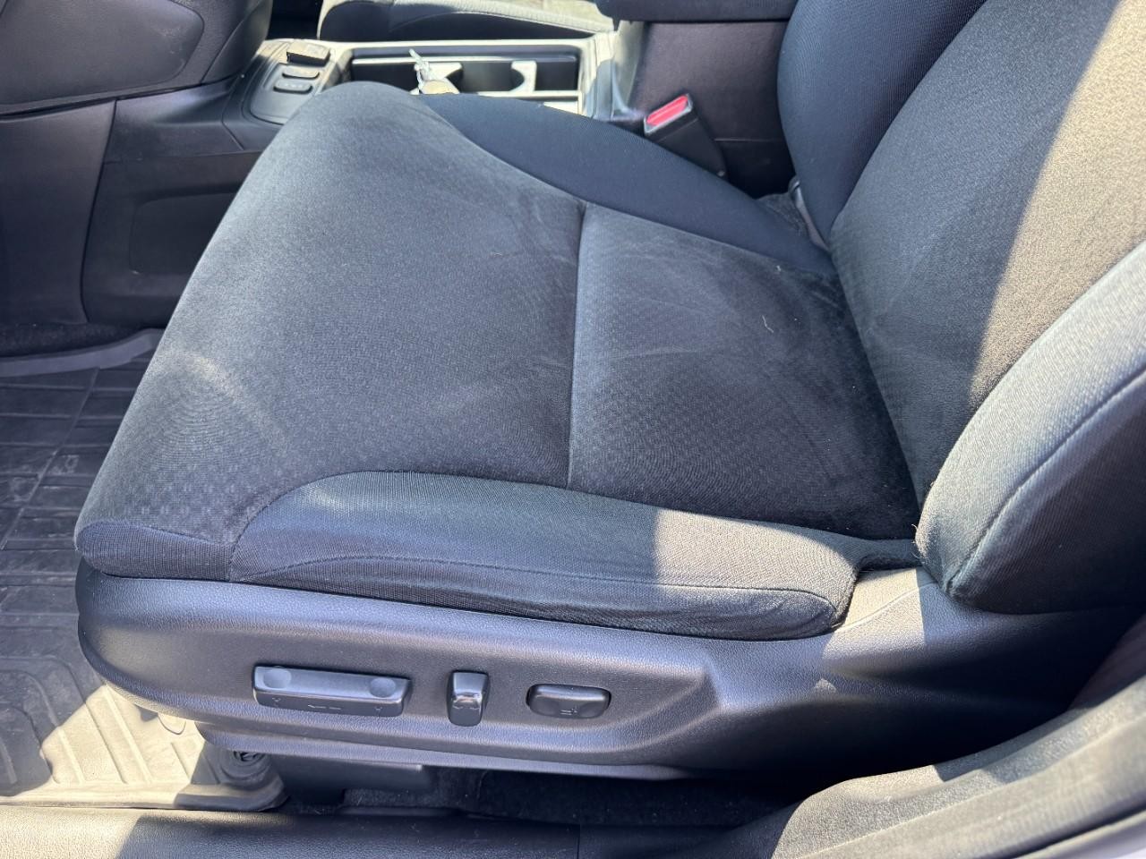 Honda CR-V Vehicle Full-screen Gallery Image 19