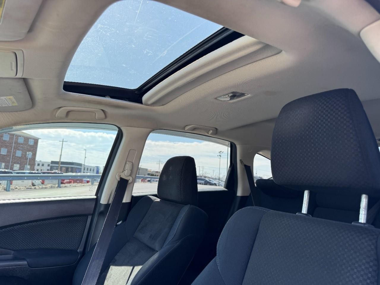 Honda CR-V Vehicle Full-screen Gallery Image 20