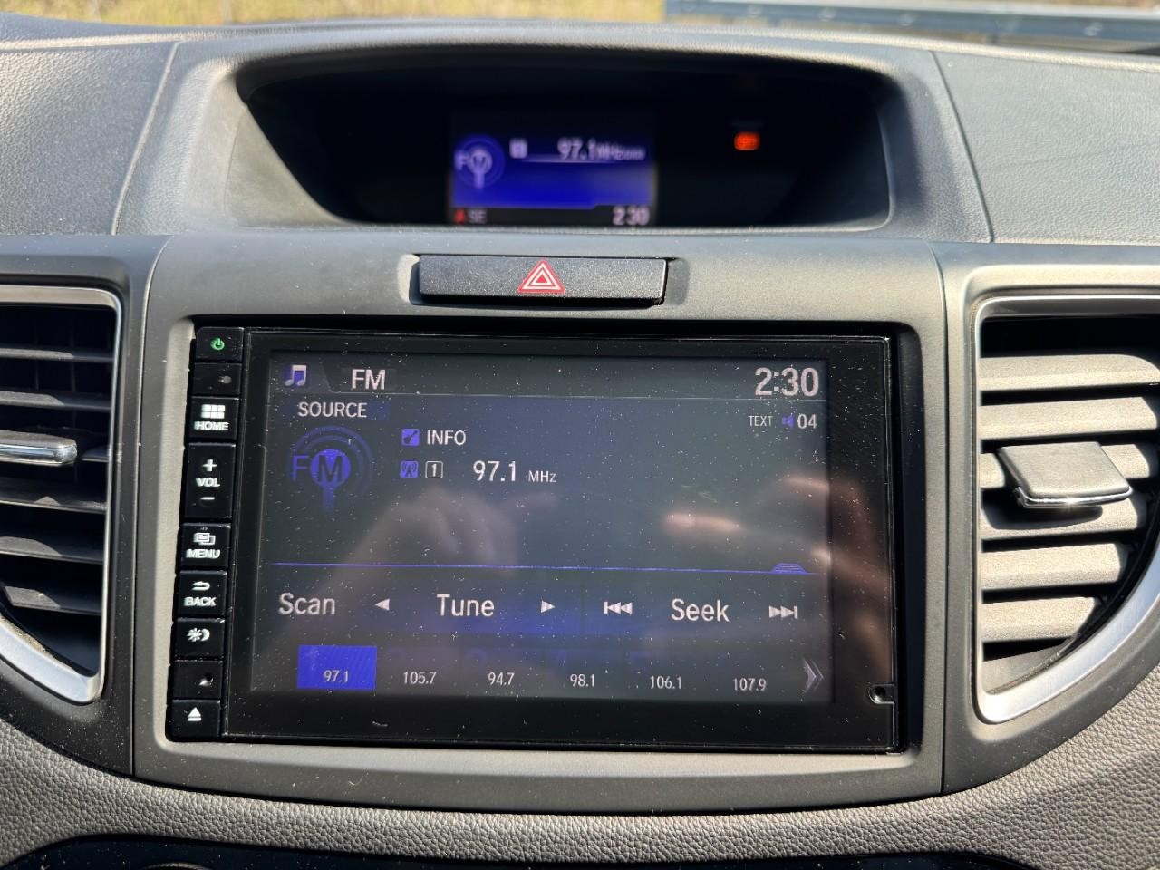 Honda CR-V Vehicle Full-screen Gallery Image 25