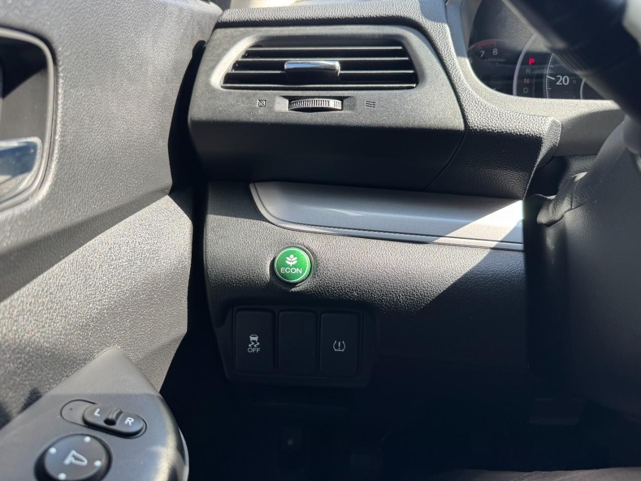 Honda CR-V Vehicle Full-screen Gallery Image 28