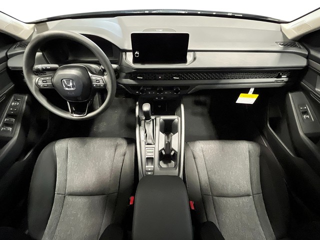 Honda Accord Sedan Vehicle Full-screen Gallery Image 13