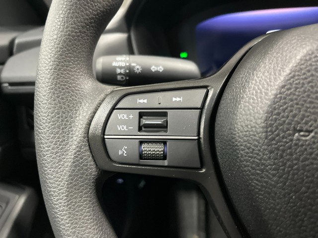 Honda Accord Sedan Vehicle Full-screen Gallery Image 15