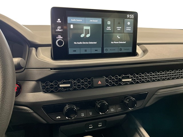 Honda Accord Sedan Vehicle Full-screen Gallery Image 17