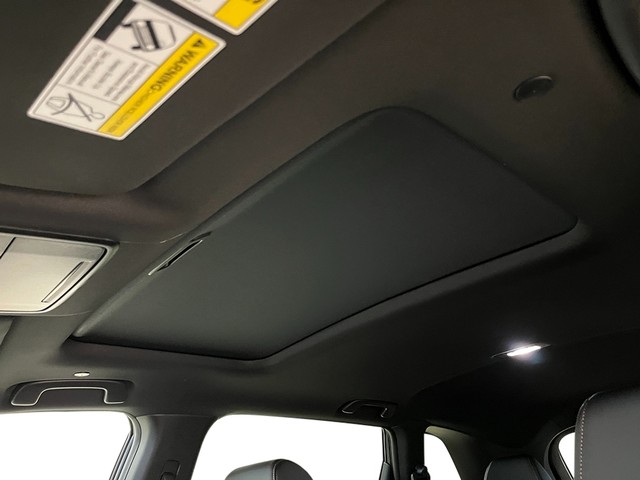 Honda CR-V Hybrid Vehicle Full-screen Gallery Image 25