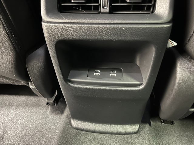 Honda CR-V Hybrid Vehicle Full-screen Gallery Image 27