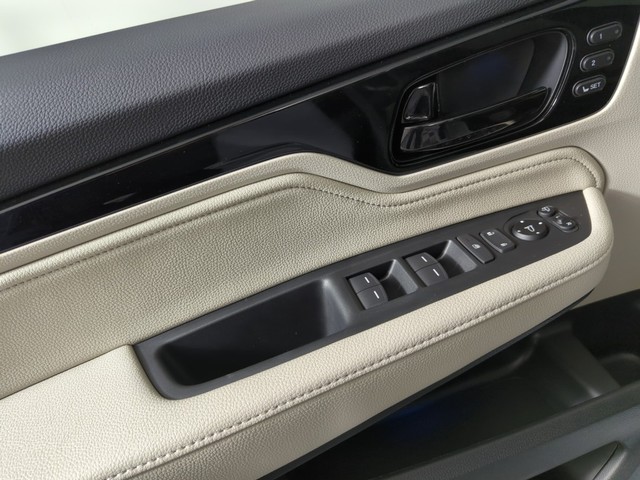 Honda Odyssey Vehicle Full-screen Gallery Image 12