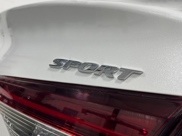 Honda Civic Sedan Vehicle Full-screen Gallery Image 06