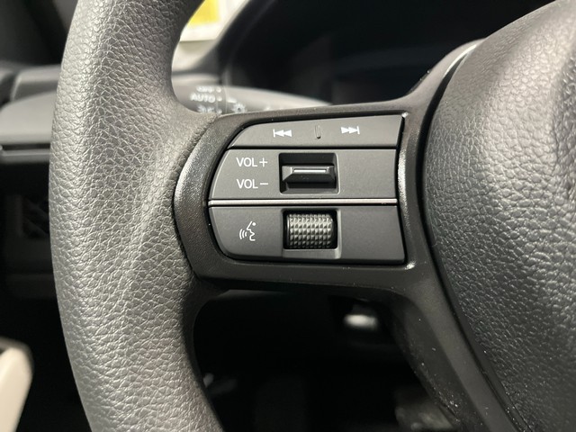 Honda Accord Sedan Vehicle Full-screen Gallery Image 14