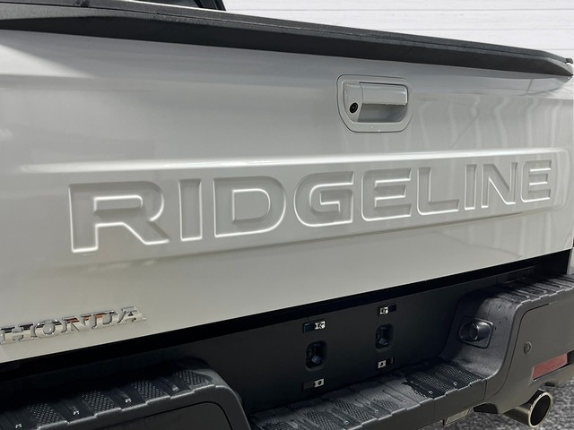 Honda Ridgeline Vehicle Full-screen Gallery Image 07