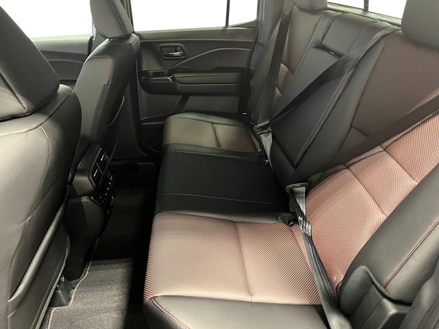 Honda Ridgeline Vehicle Full-screen Gallery Image 24