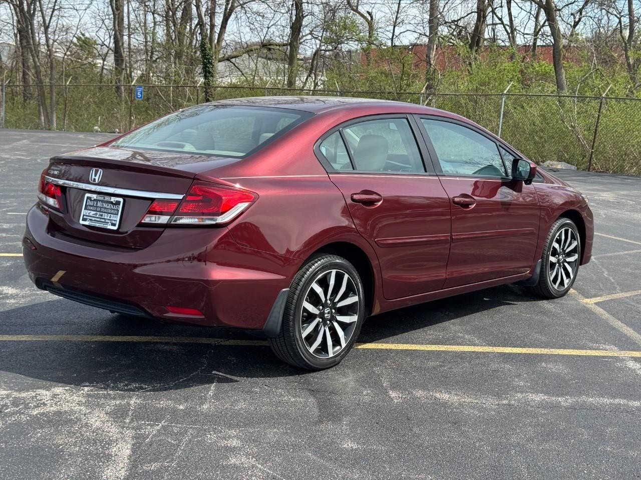 Honda Civic Sedan Vehicle Full-screen Gallery Image 03