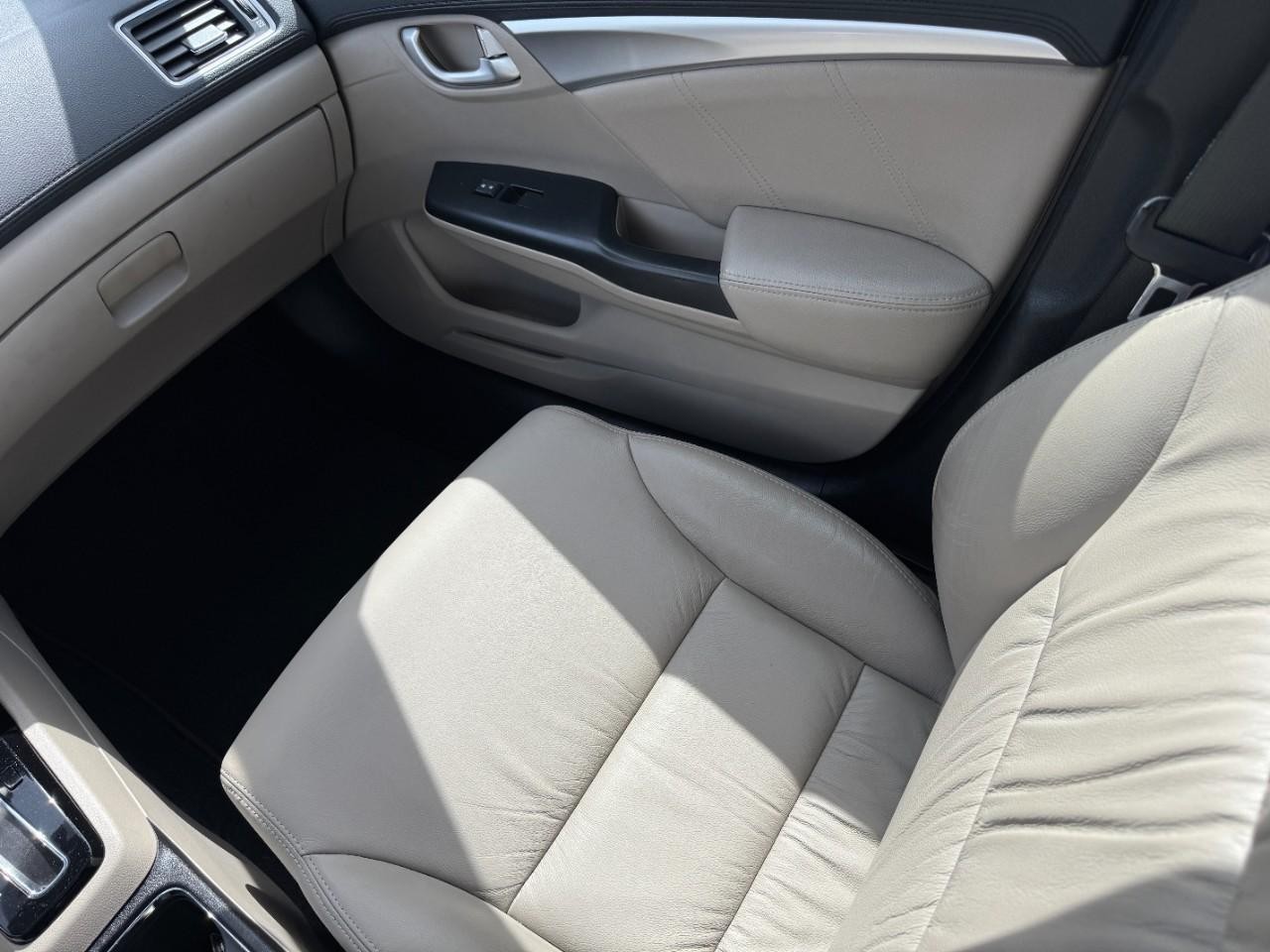 Honda Civic Sedan Vehicle Full-screen Gallery Image 14