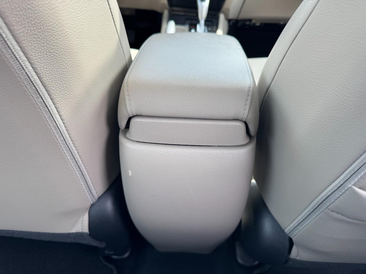 Honda Civic Sedan Vehicle Full-screen Gallery Image 15