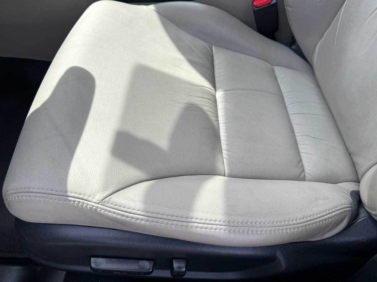 Honda Civic Sedan Vehicle Full-screen Gallery Image 18