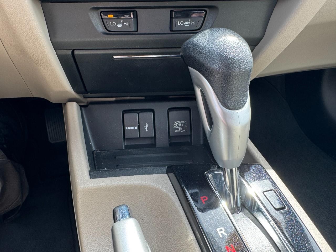 Honda Civic Sedan Vehicle Full-screen Gallery Image 26