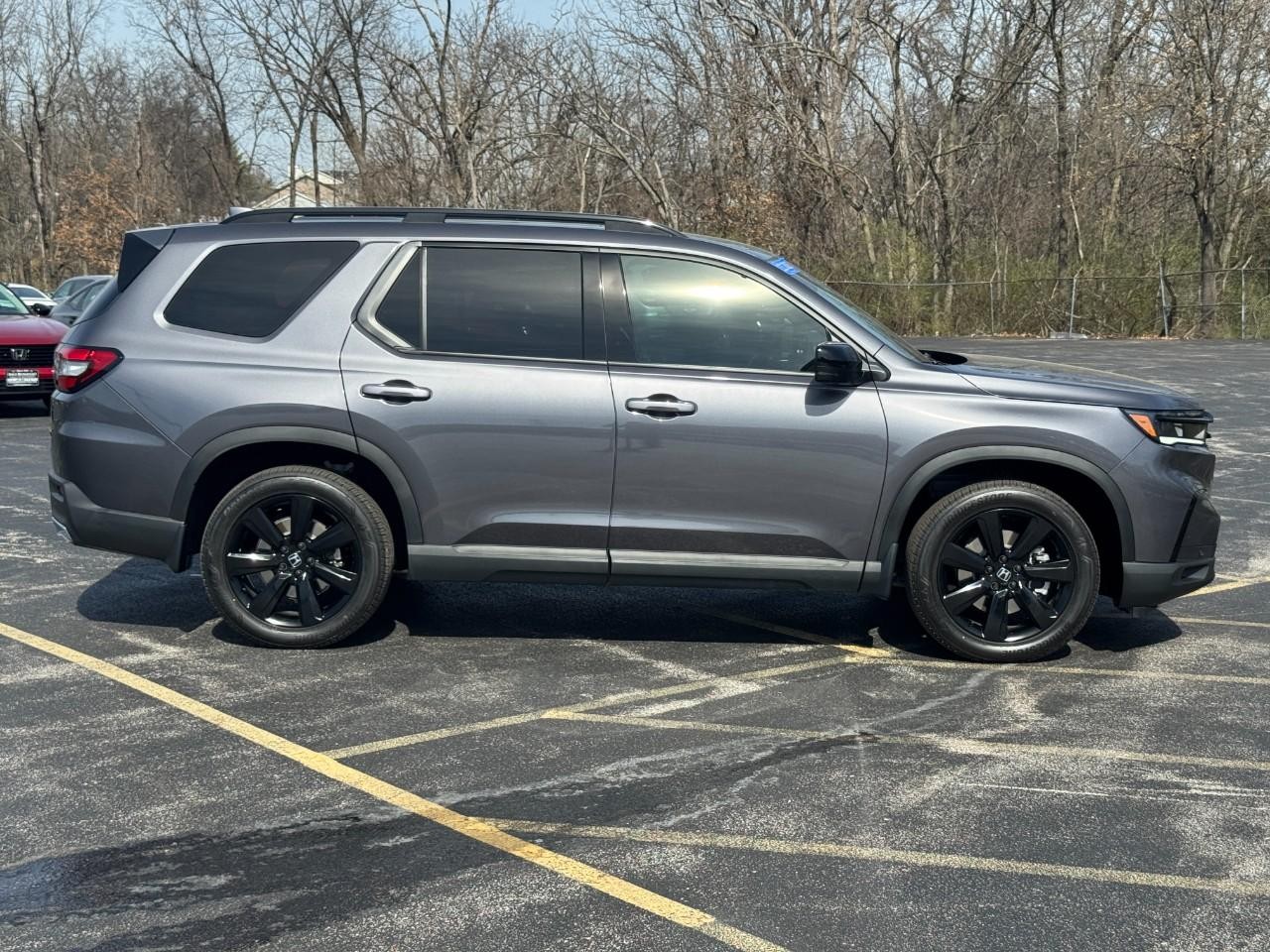 Honda Pilot Vehicle Full-screen Gallery Image 02