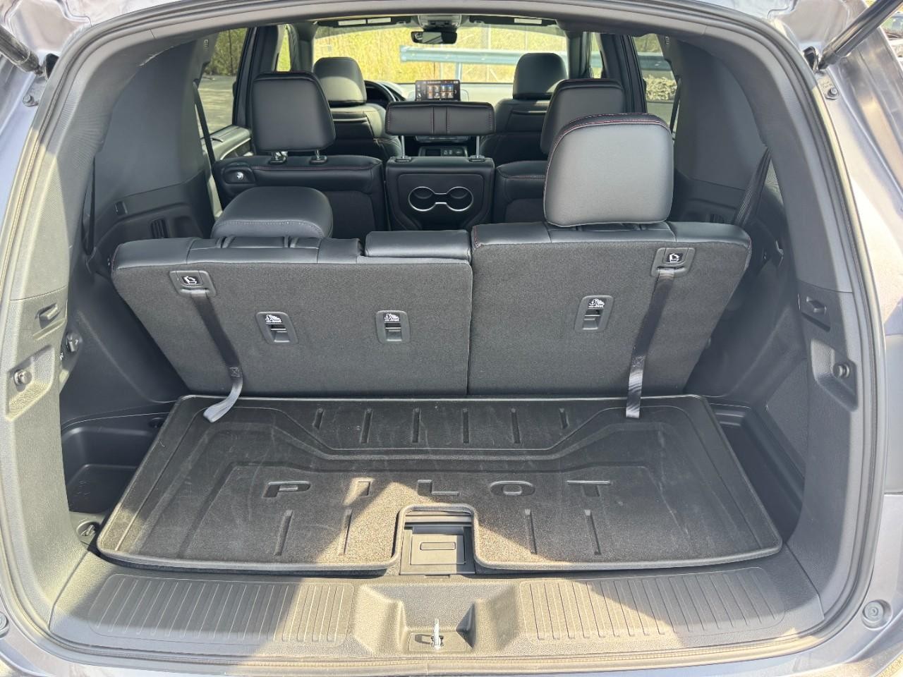 Honda Pilot Vehicle Full-screen Gallery Image 04