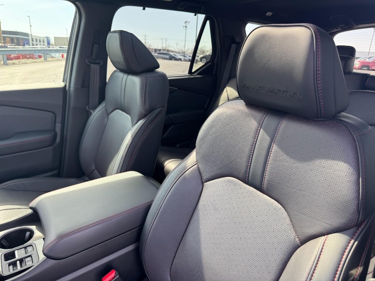 Honda Pilot Vehicle Full-screen Gallery Image 18