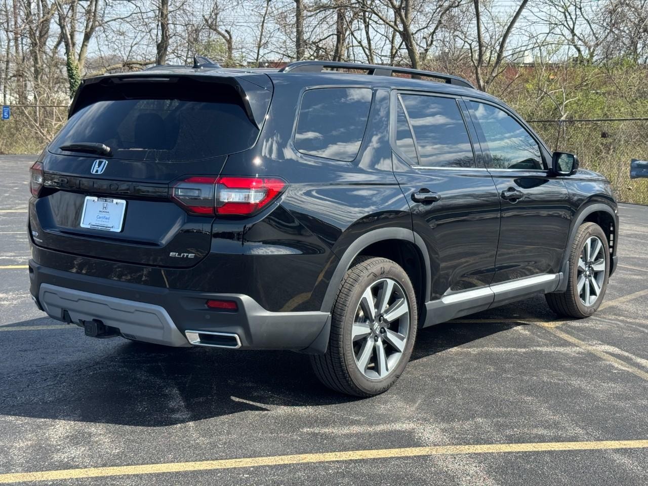 Honda Pilot Vehicle Full-screen Gallery Image 03