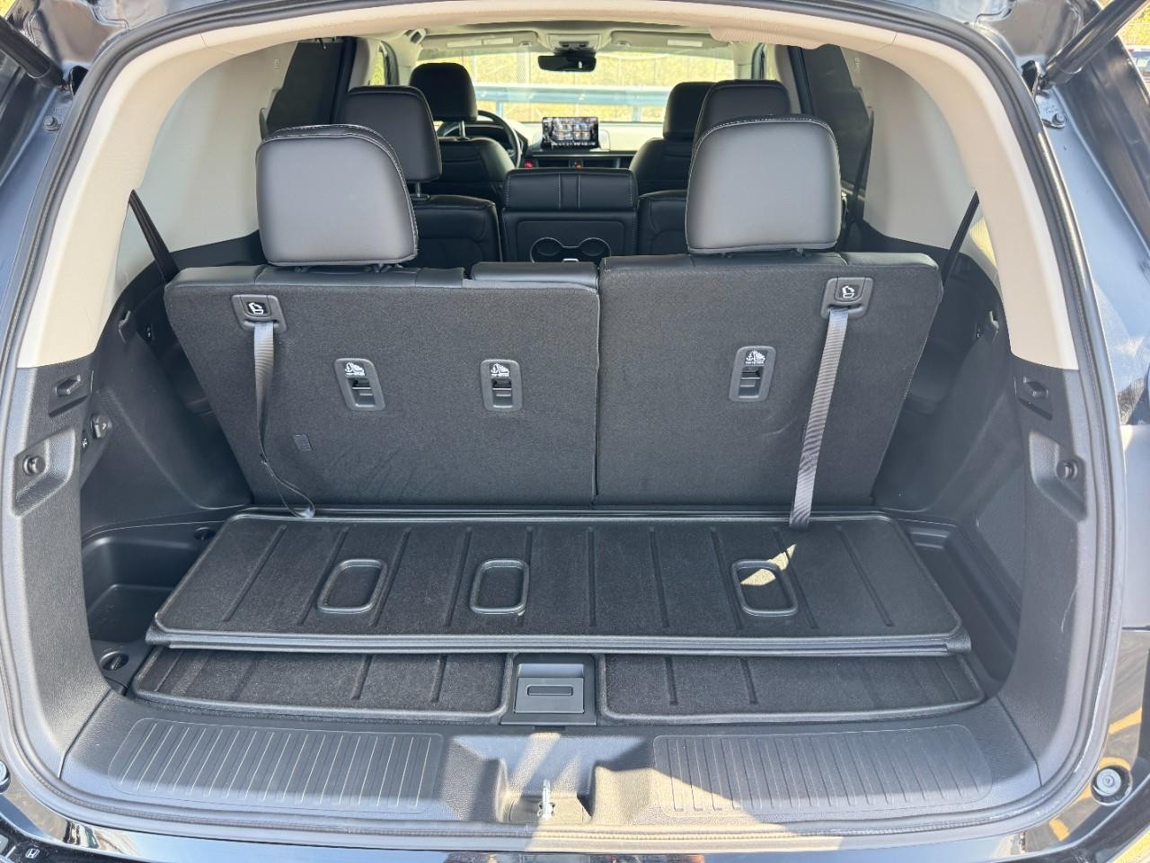 Honda Pilot Vehicle Full-screen Gallery Image 04