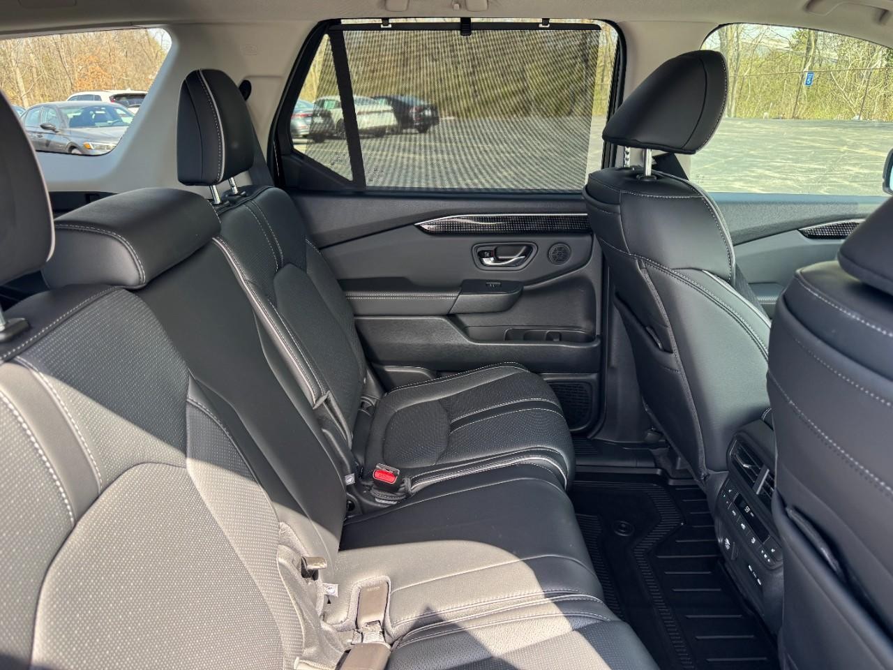 Honda Pilot Vehicle Full-screen Gallery Image 10