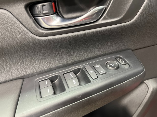 Honda CR-V Vehicle Full-screen Gallery Image 15