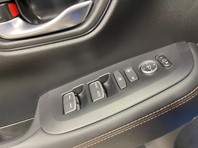 Honda HR-V Vehicle Full-screen Gallery Image 15