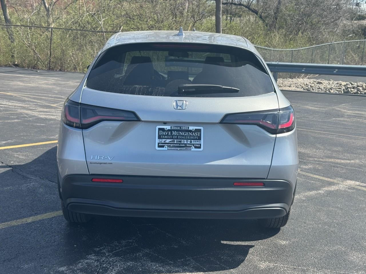 Honda HR-V Vehicle Full-screen Gallery Image 05