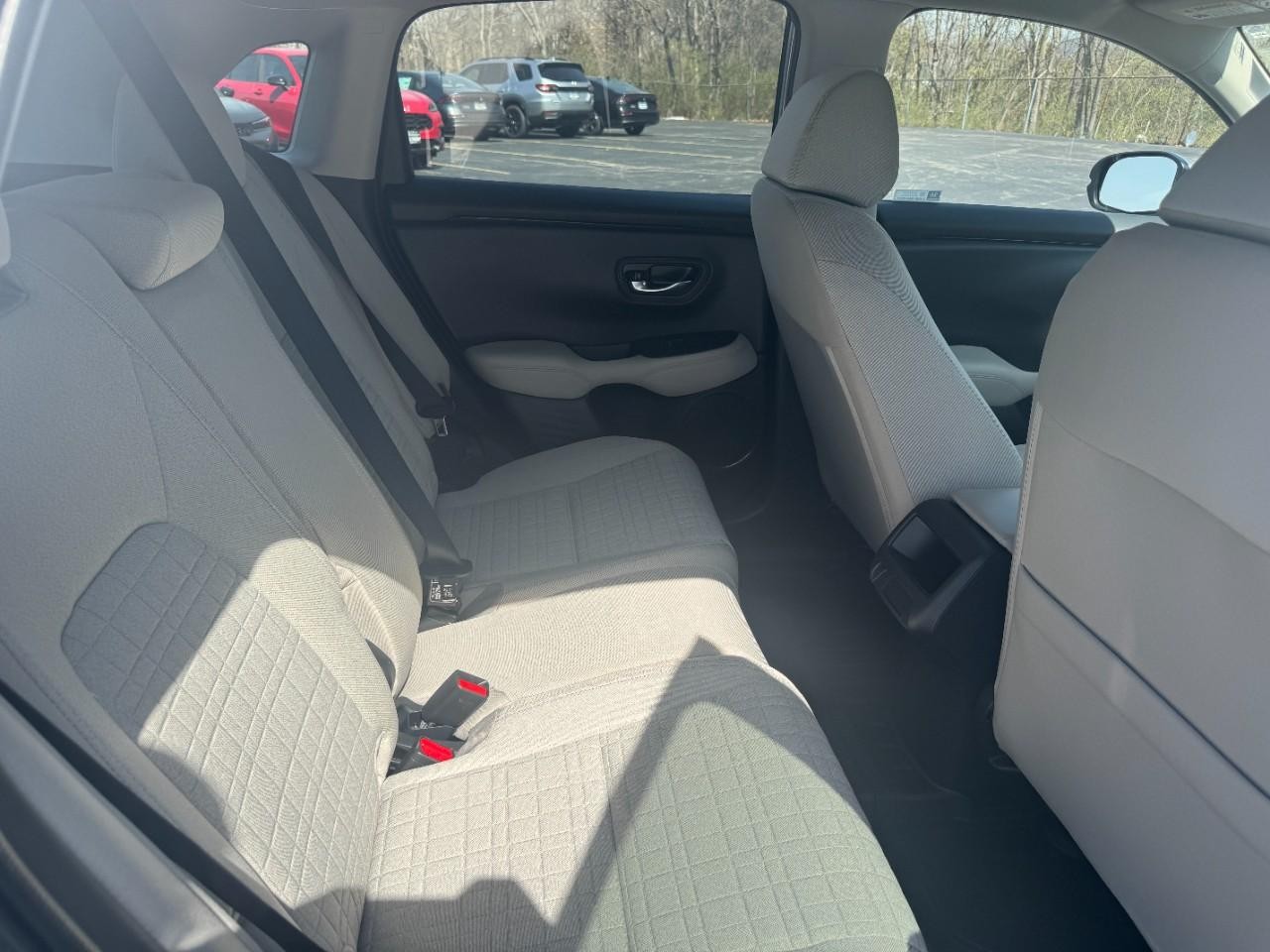 Honda HR-V Vehicle Full-screen Gallery Image 10