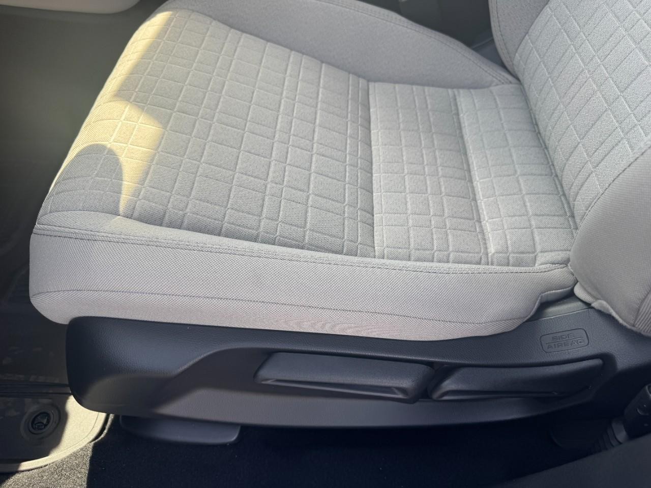 Honda HR-V Vehicle Full-screen Gallery Image 18