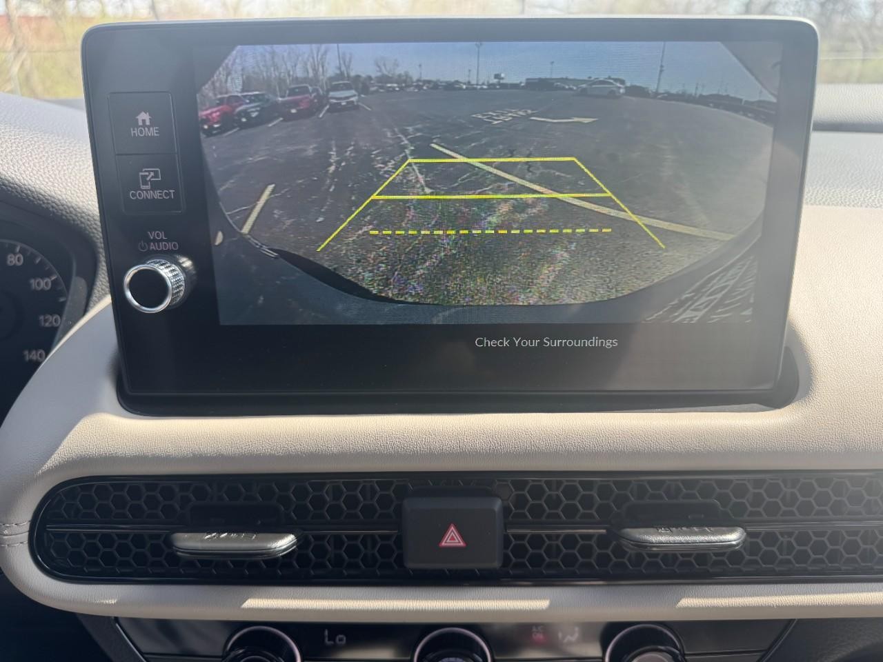 Honda HR-V Vehicle Full-screen Gallery Image 24