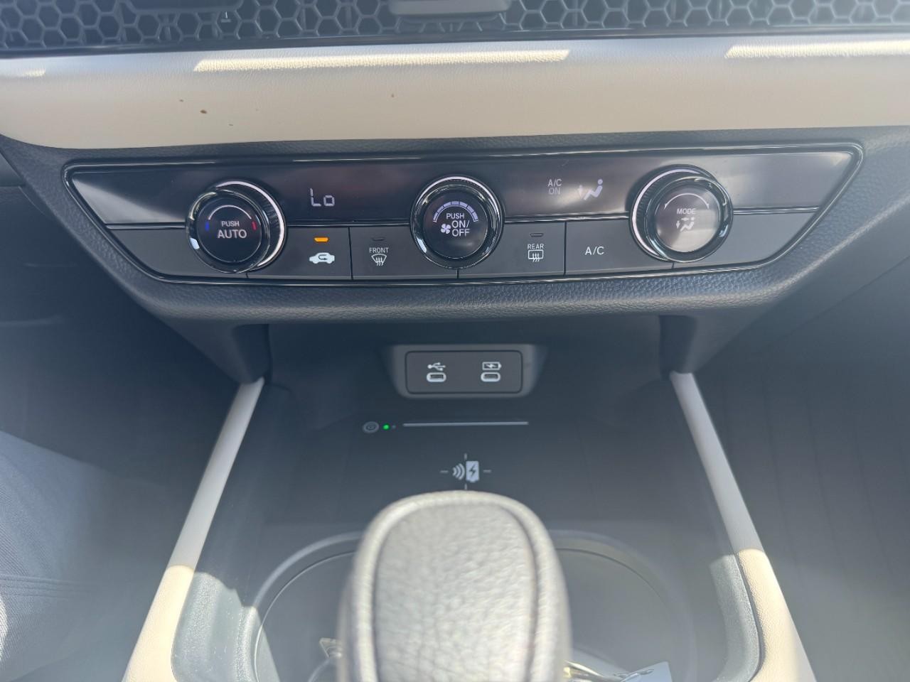 Honda HR-V Vehicle Full-screen Gallery Image 25