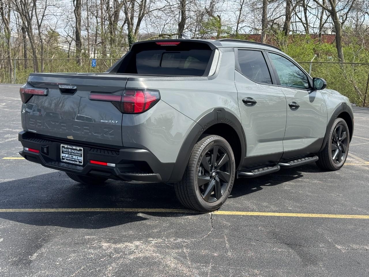 Hyundai Santa Cruz Vehicle Full-screen Gallery Image 03