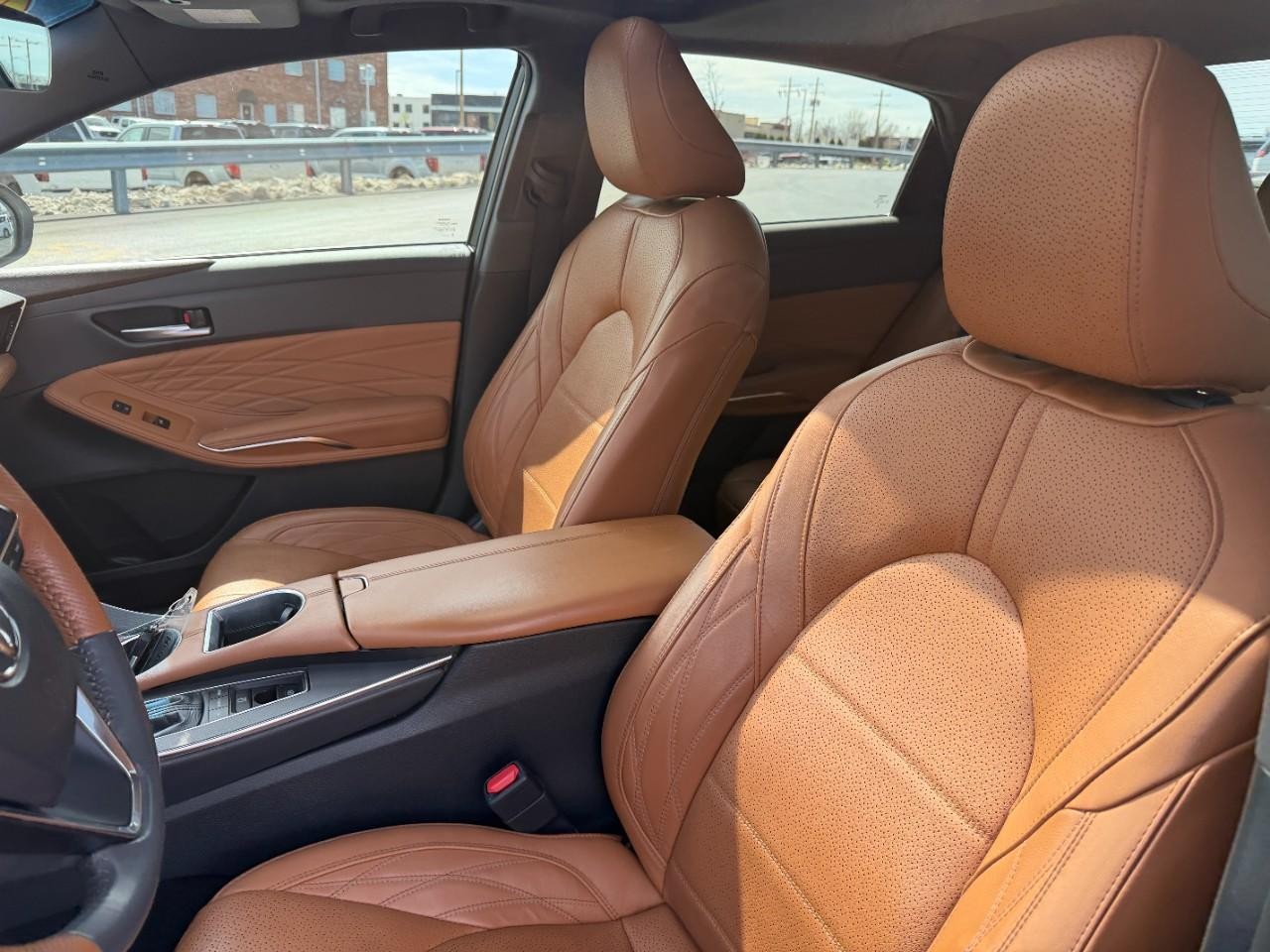 Toyota Avalon Vehicle Full-screen Gallery Image 19