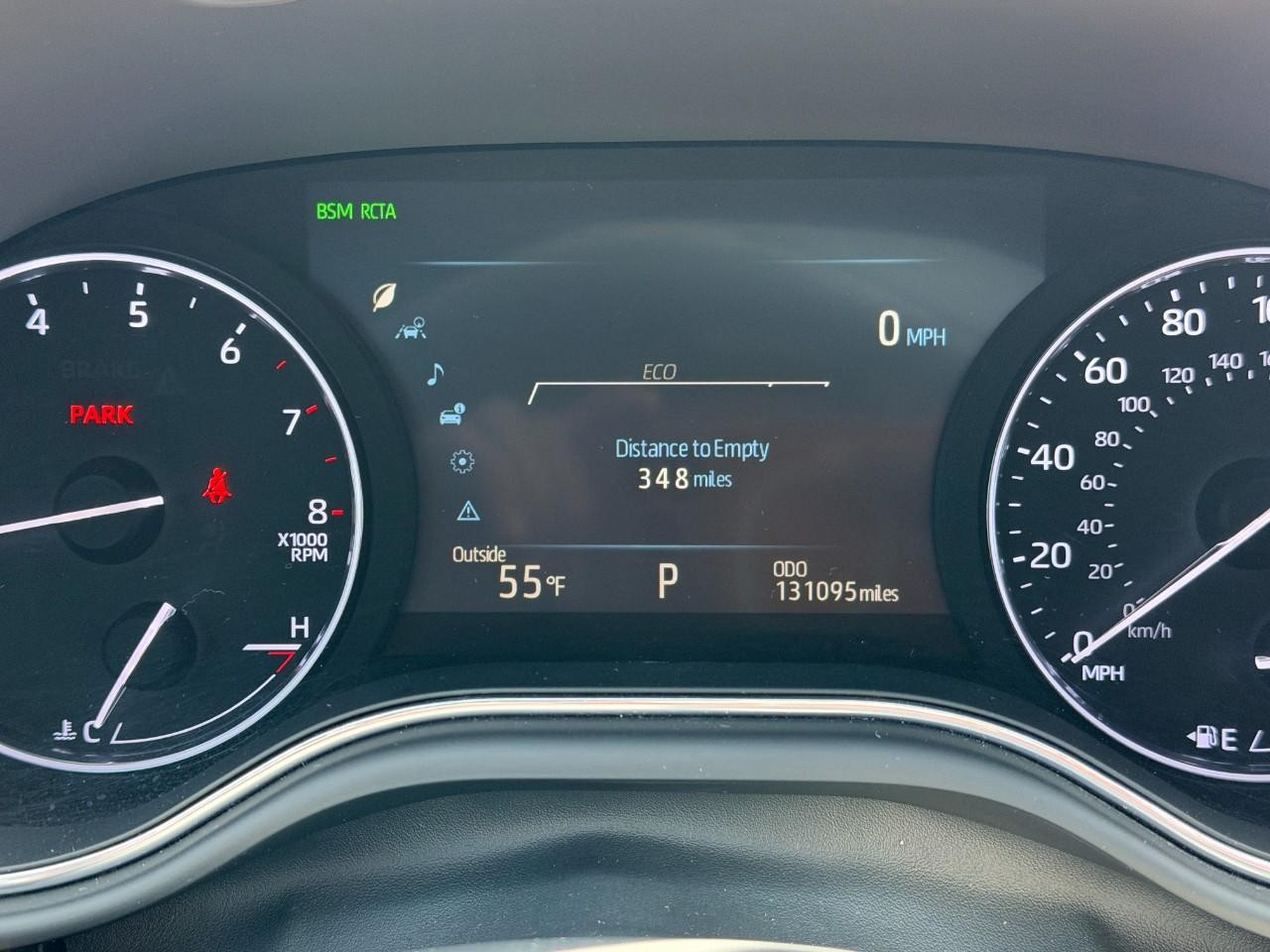 Toyota Avalon Vehicle Full-screen Gallery Image 24