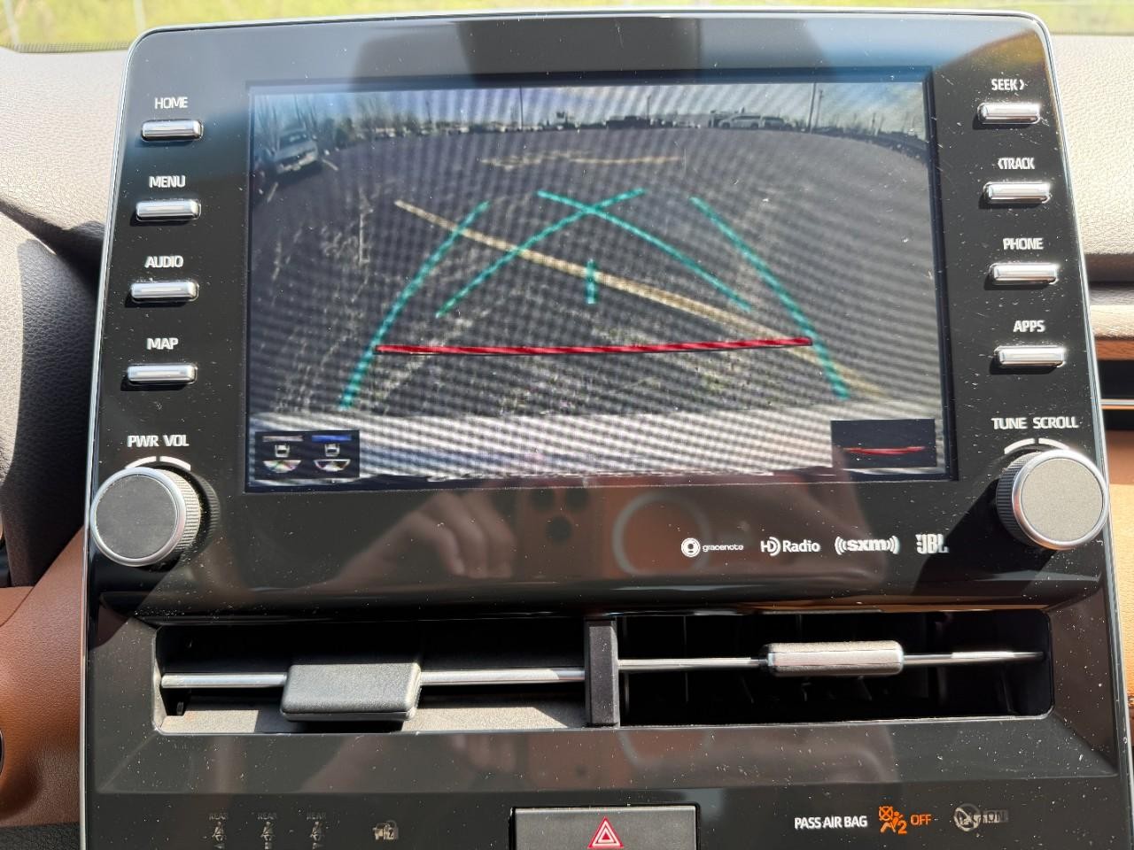 Toyota Avalon Vehicle Full-screen Gallery Image 27