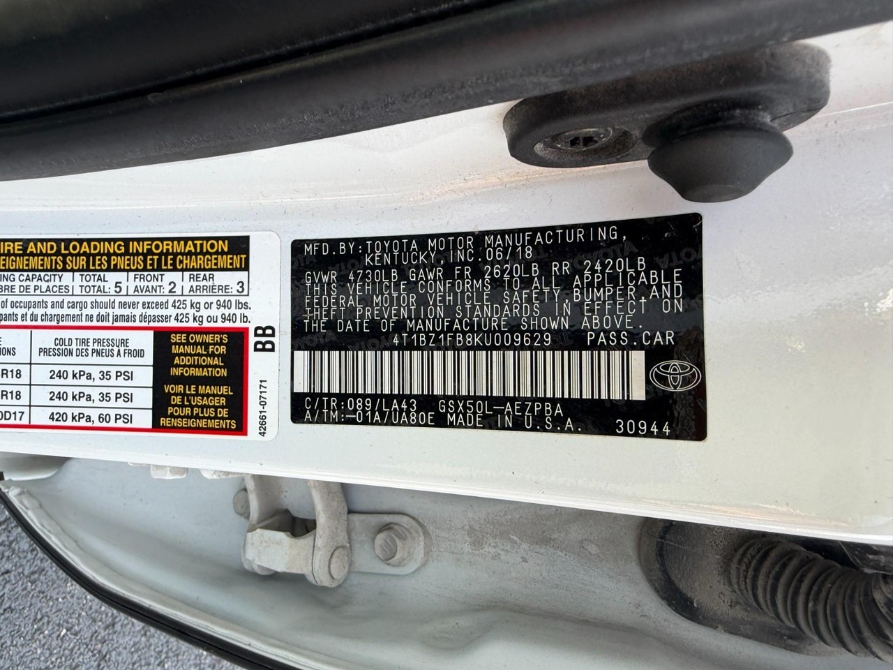 Toyota Avalon Vehicle Full-screen Gallery Image 29