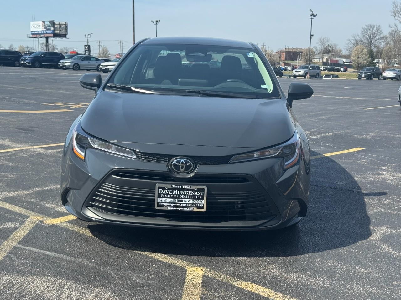 Toyota Corolla Vehicle Full-screen Gallery Image 09