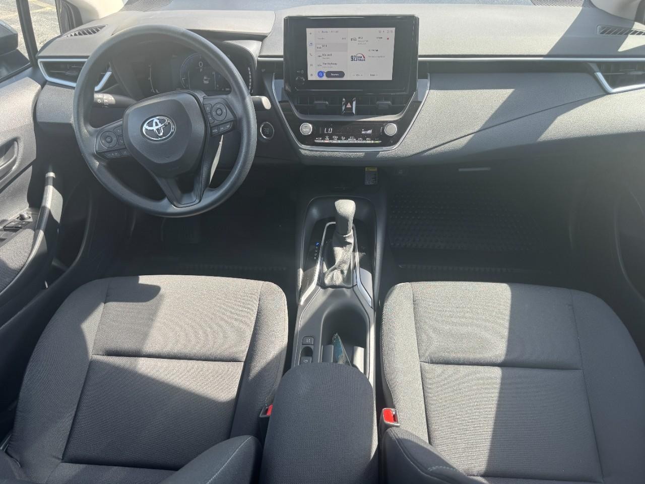 Toyota Corolla Vehicle Full-screen Gallery Image 11