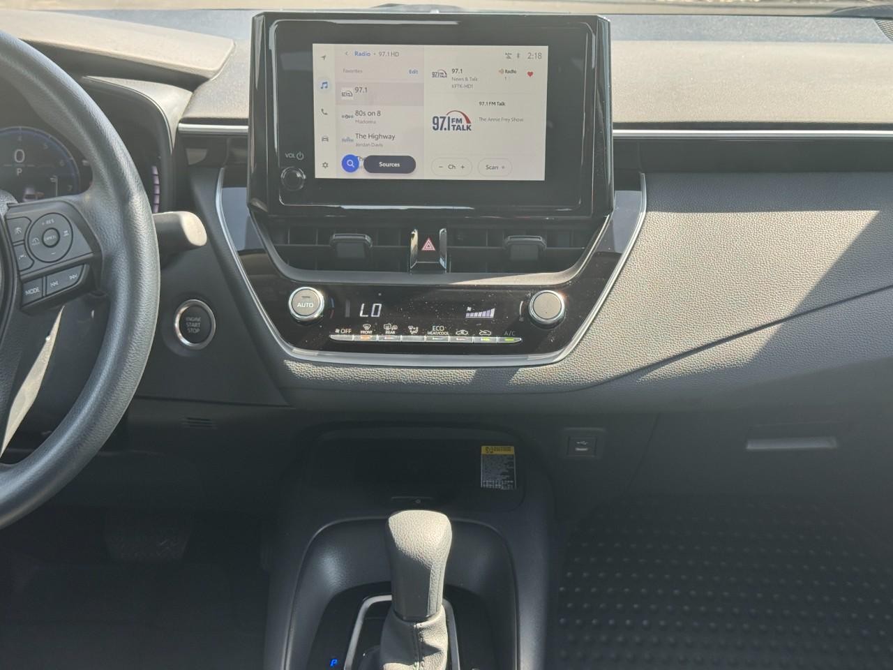 Toyota Corolla Vehicle Full-screen Gallery Image 13