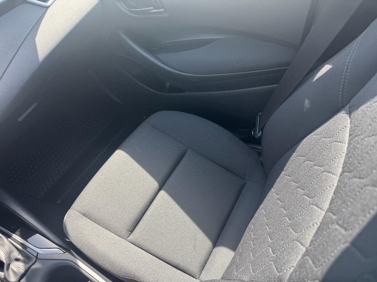 Toyota Corolla Vehicle Full-screen Gallery Image 15